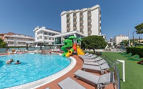 Hotel 2000